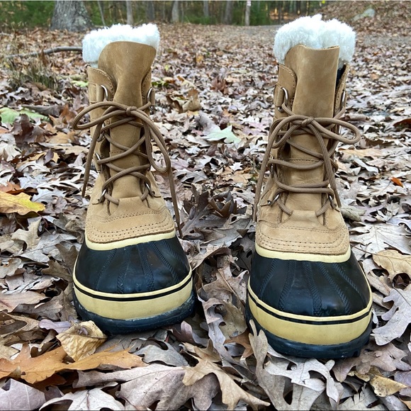 SOREL Caribou. Woman’s Size:10 water proof boot! - Picture 2 of 12